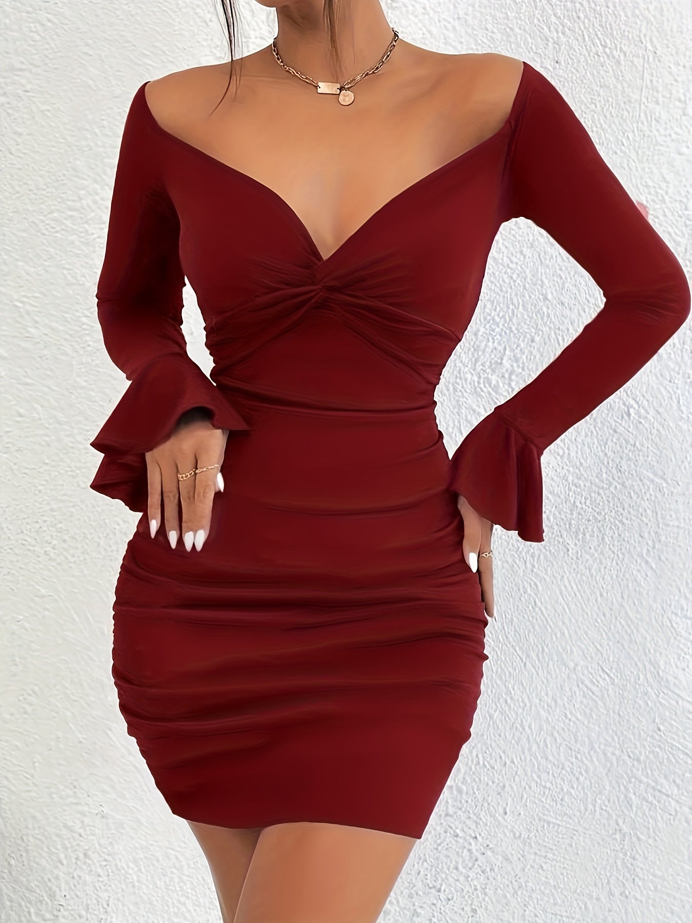 Vestido Torção Frontal Manga Longa Justa