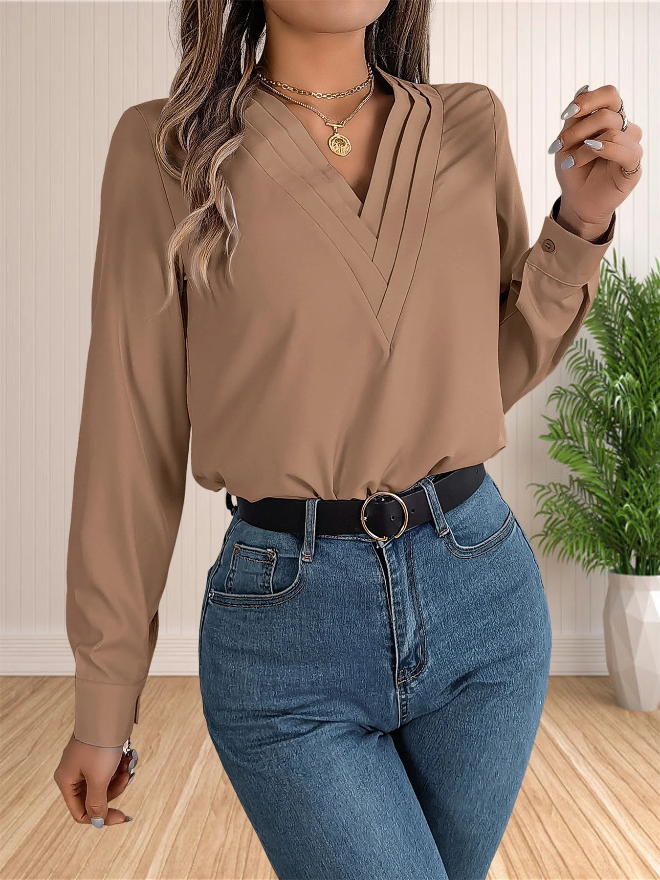Blusa em Camadas com Decote em V Manga Longa