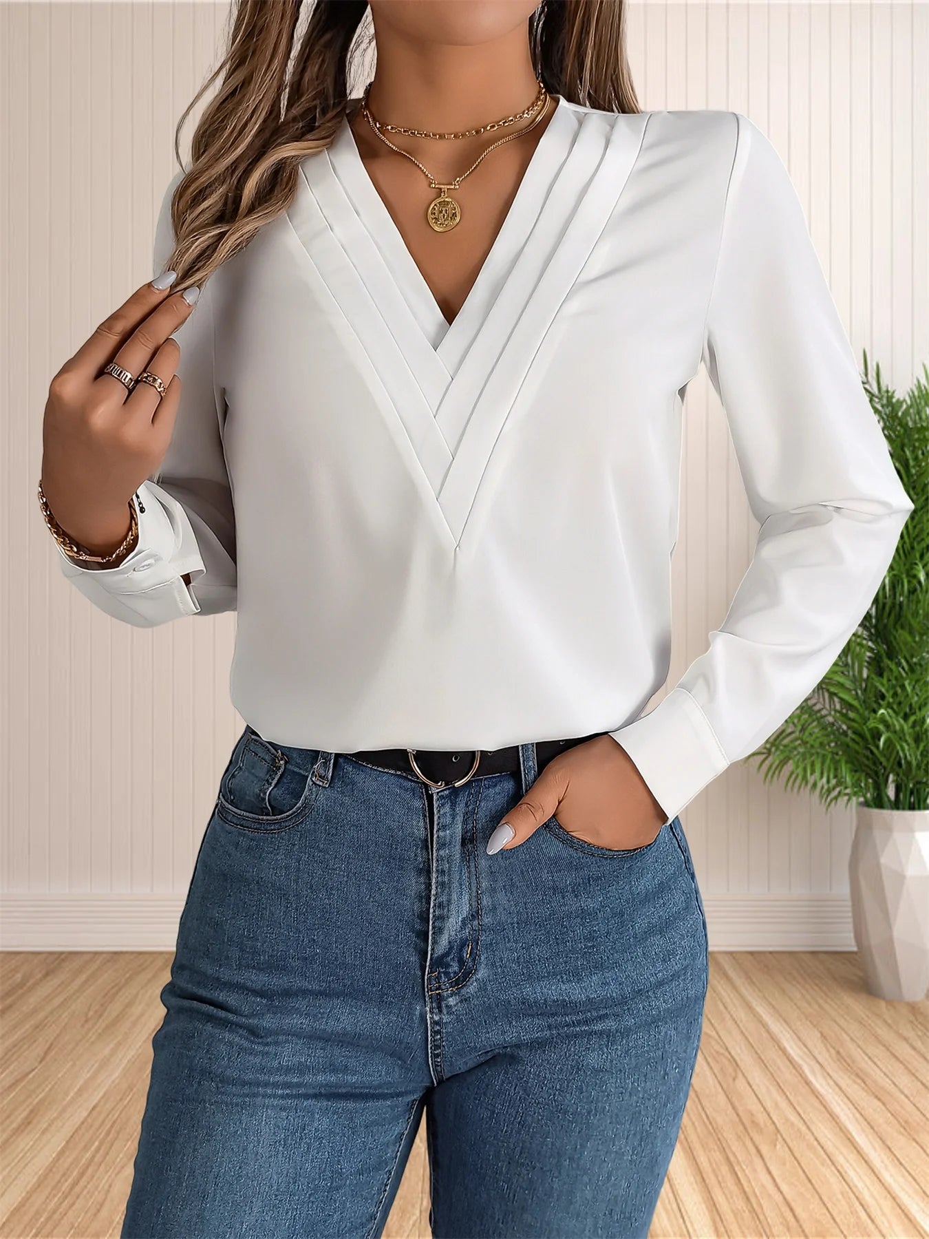 Blusa em Camadas com Decote em V Manga Longa