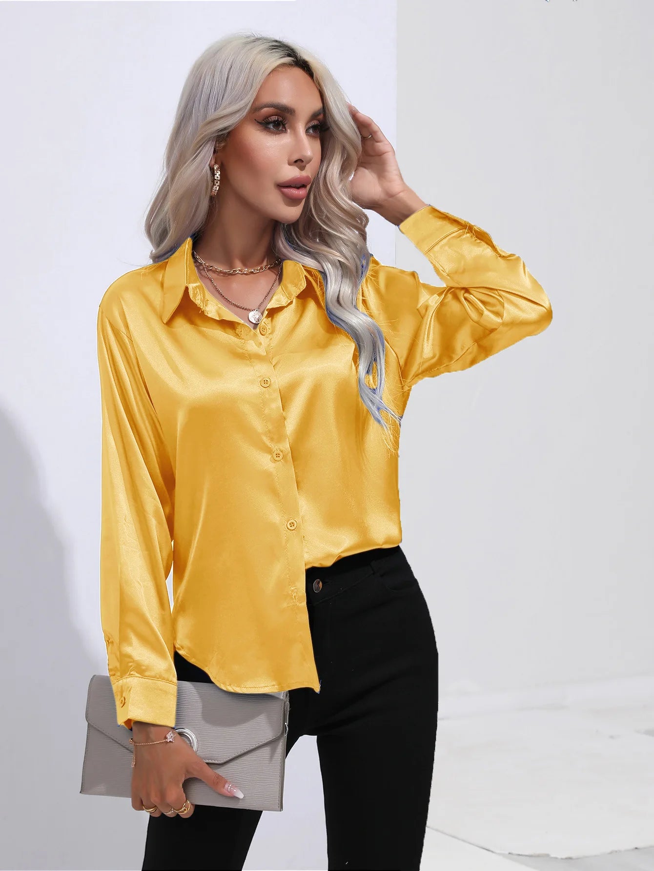 Camisa de Cetim Clássica com Lapela