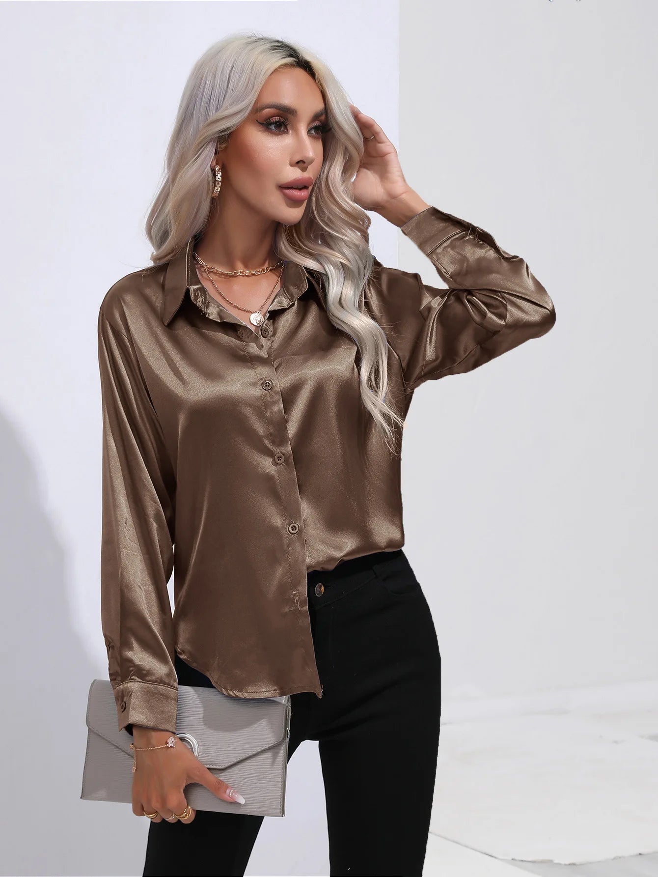 Camisa de Cetim Clássica com Lapela