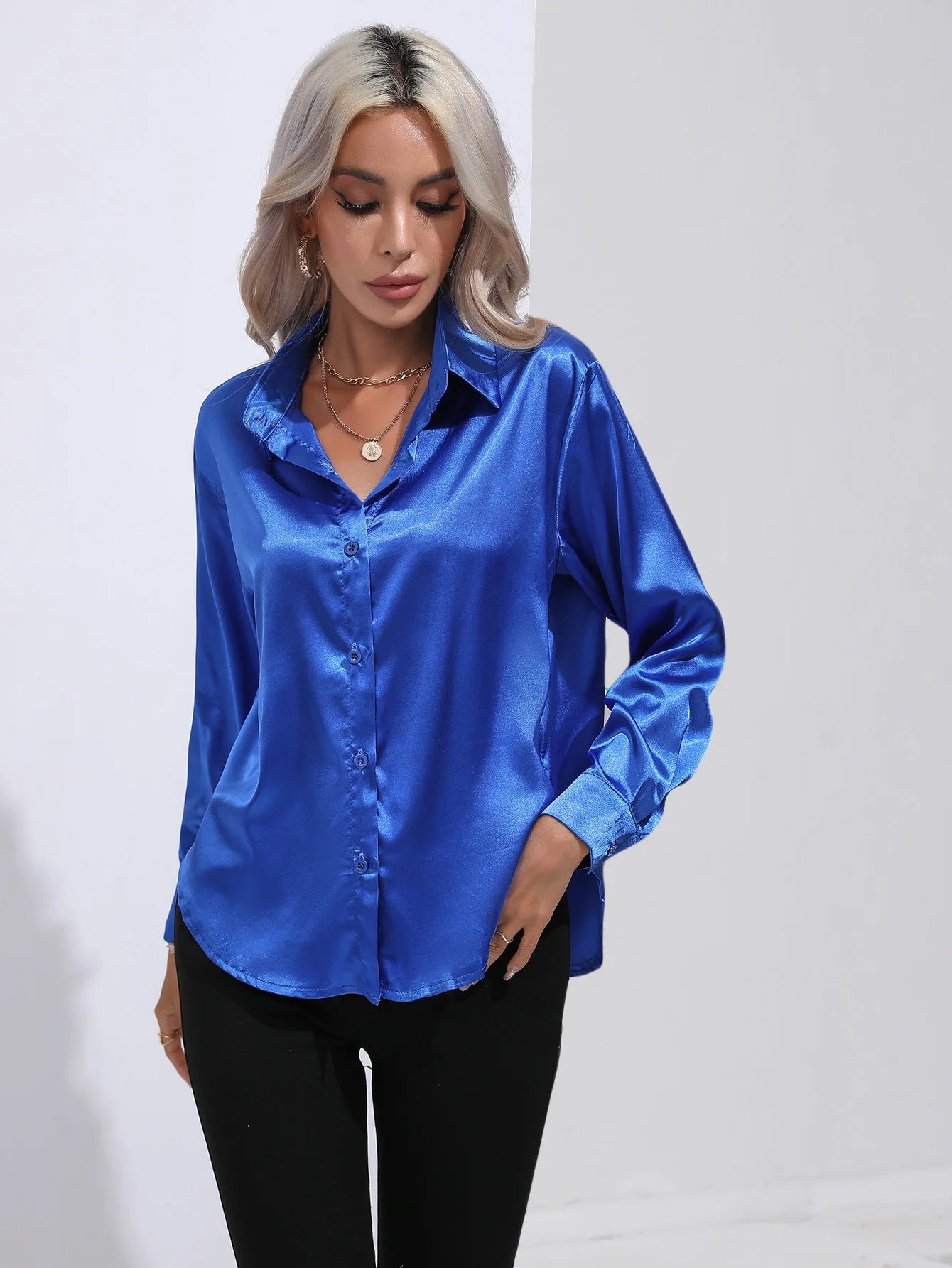 Camisa de Cetim Clássica com Lapela