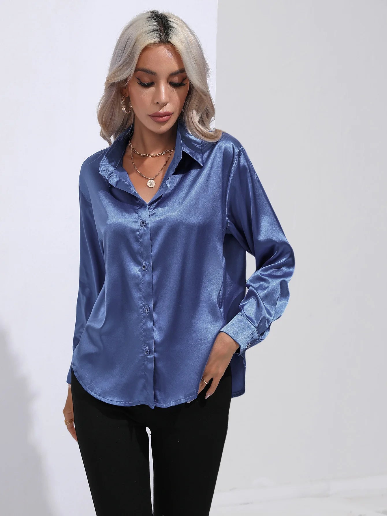 Camisa de Cetim Clássica com Lapela