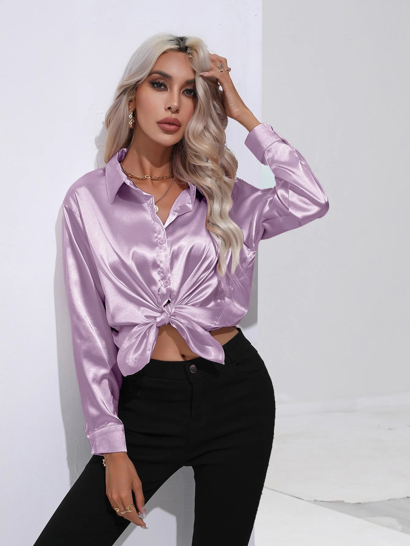 Camisa de Cetim Clássica com Lapela