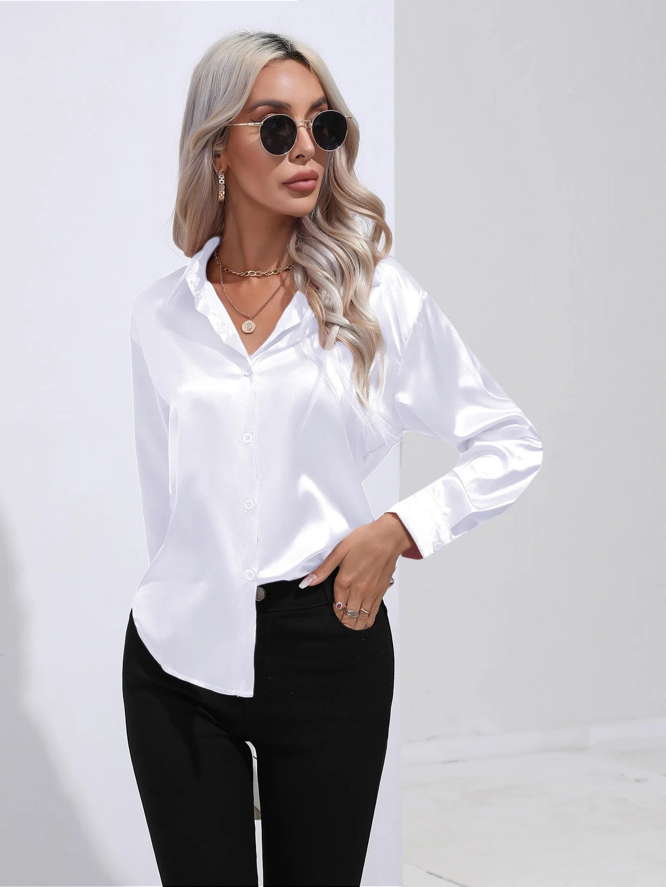 Camisa de Cetim Clássica com Lapela