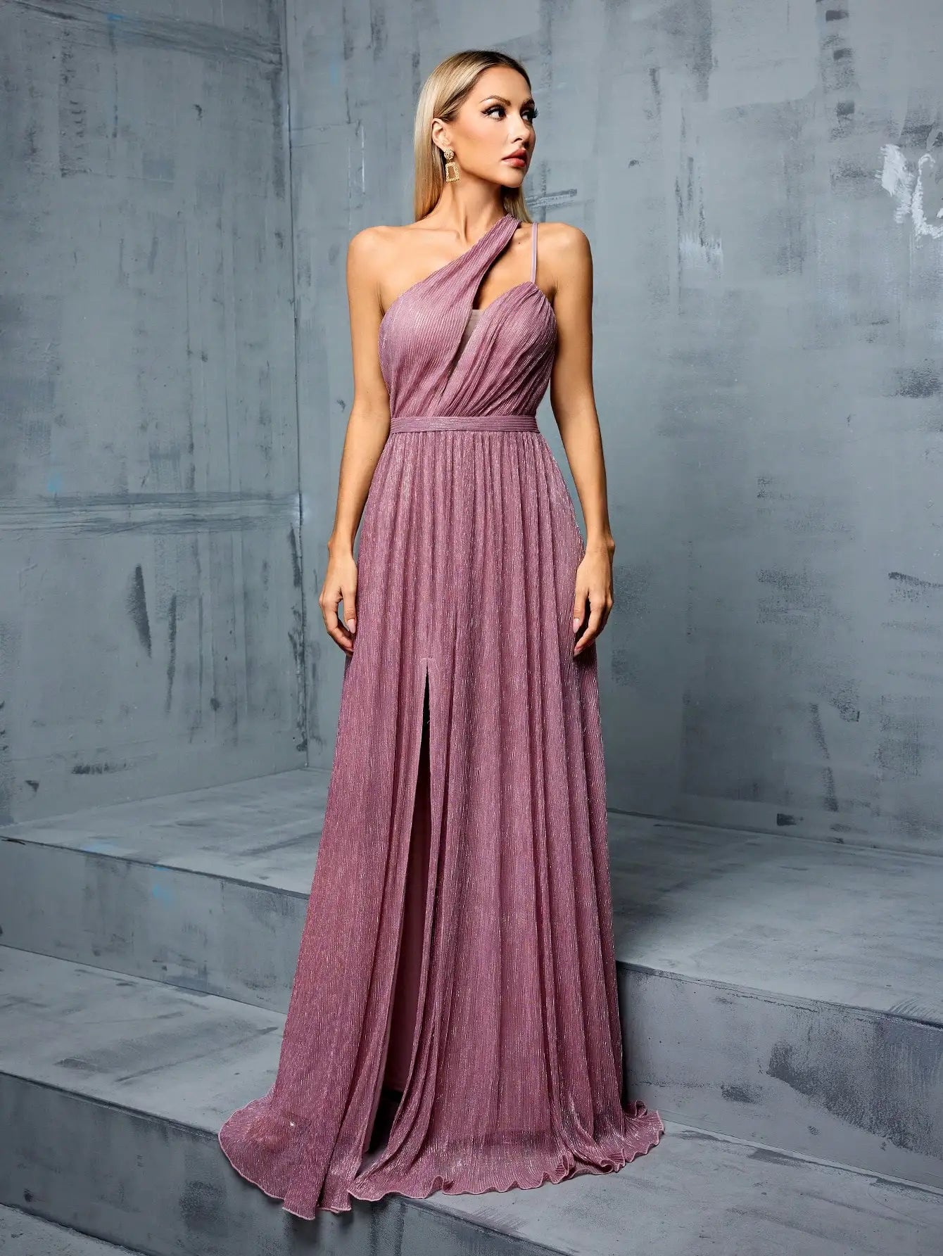 Vestido Rosa Longo Assimétrico Com Decote Em V