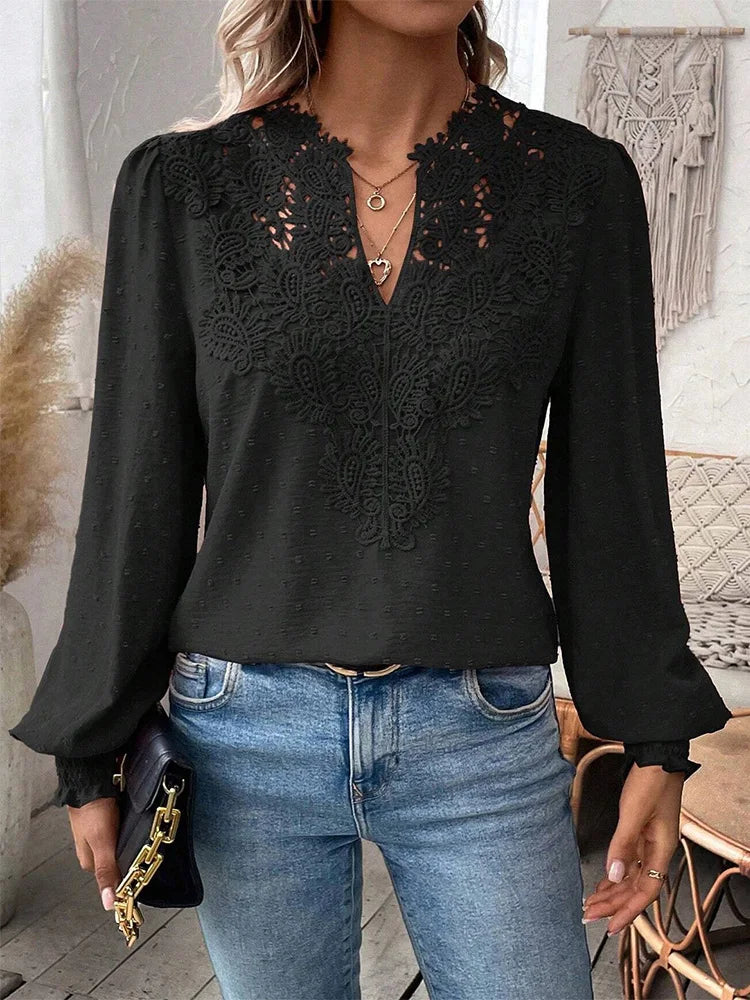 Blusa Rendada com Decote em V