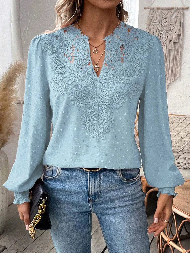 Blusa Rendada com Decote em V