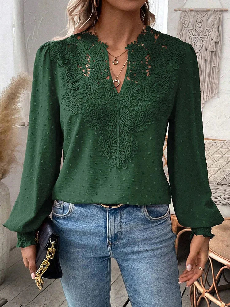 Blusa Rendada com Decote em V