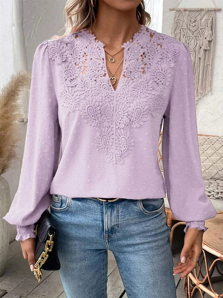 Blusa Rendada com Decote em V