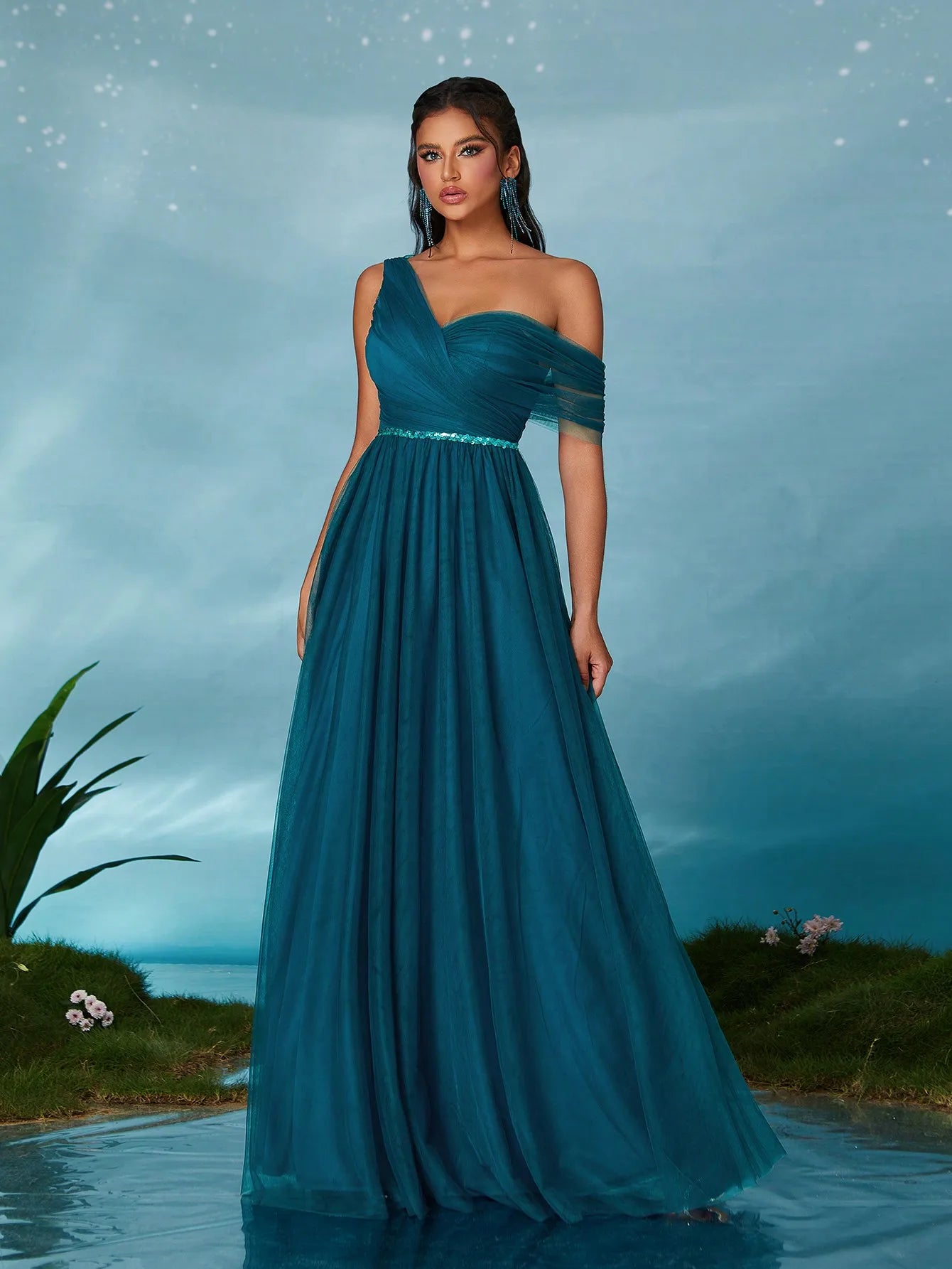 Vestido Azul Longo Cinto de Lantejoulas Um Ombro Flangeado