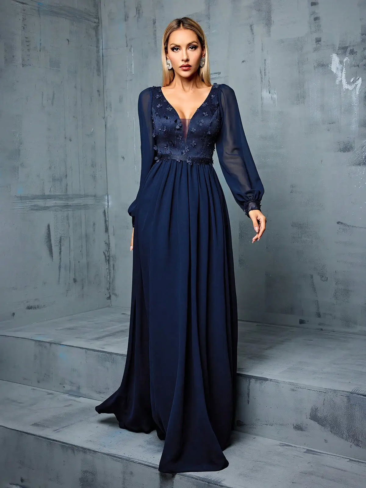 Vestido Azul Marinho Longo Apliques Retalhos Manga Longa Chiffon