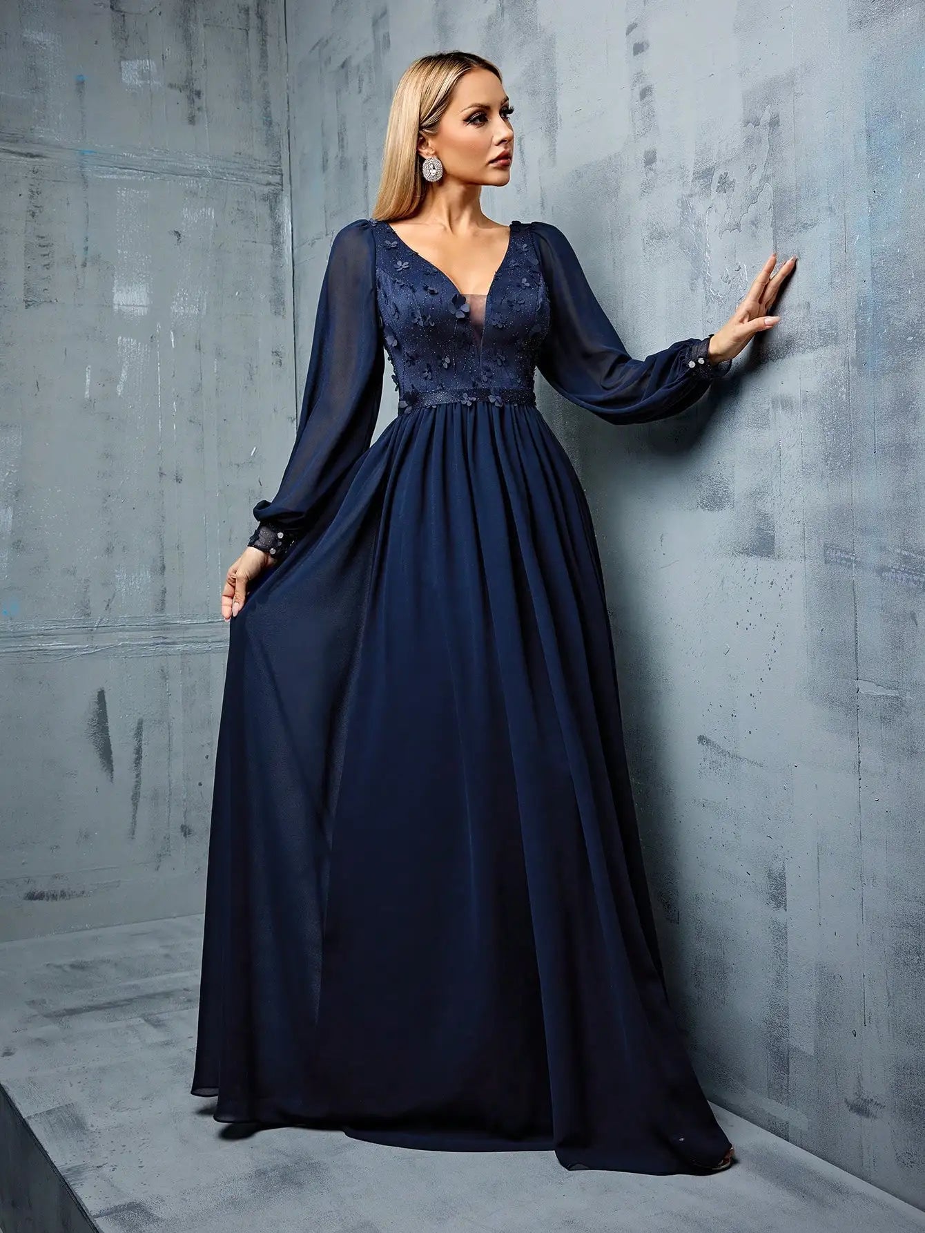 Vestido Azul Marinho Longo Apliques Retalhos Manga Longa Chiffon