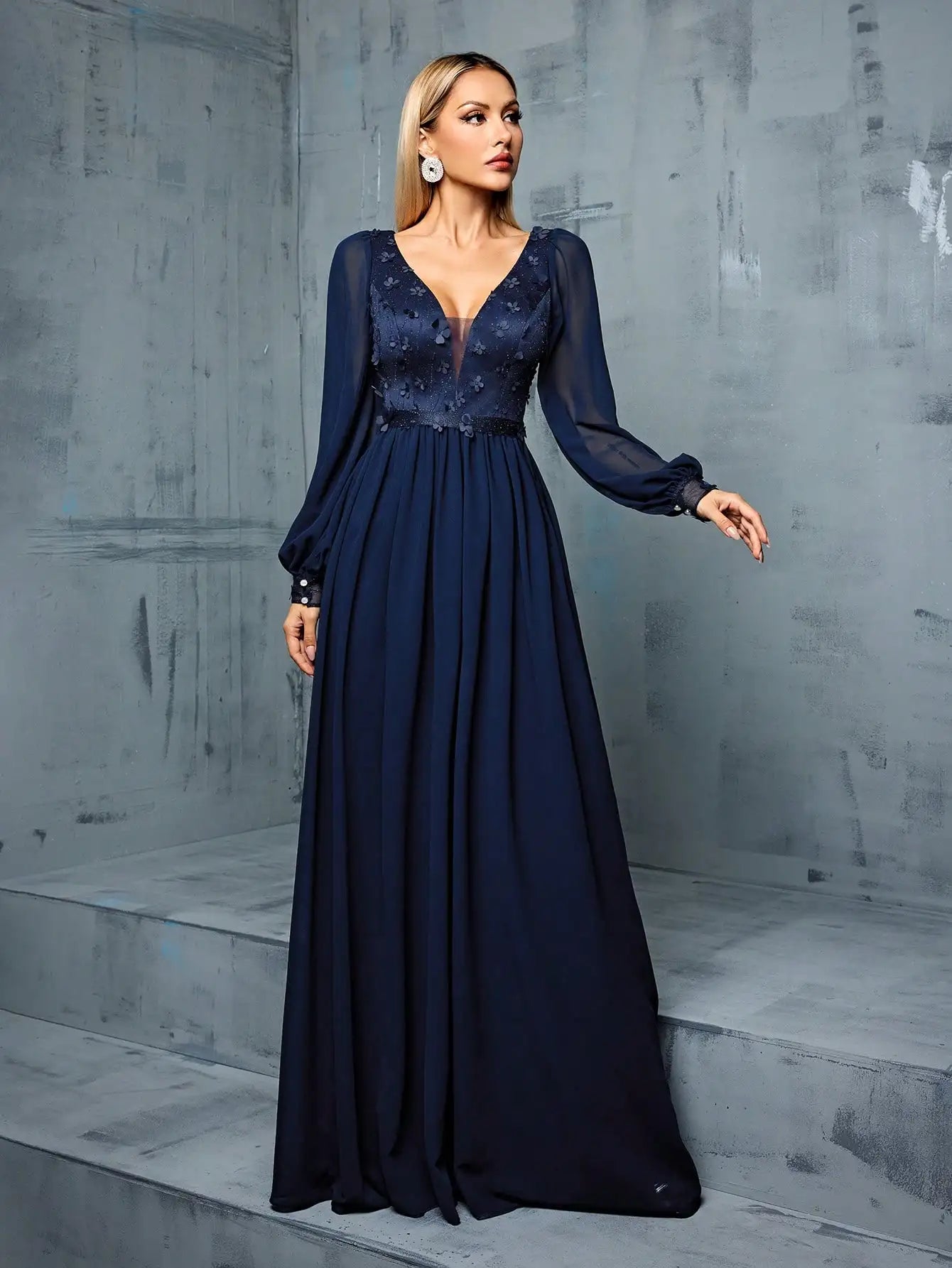 Vestido Azul Marinho Longo Apliques Retalhos Manga Longa Chiffon