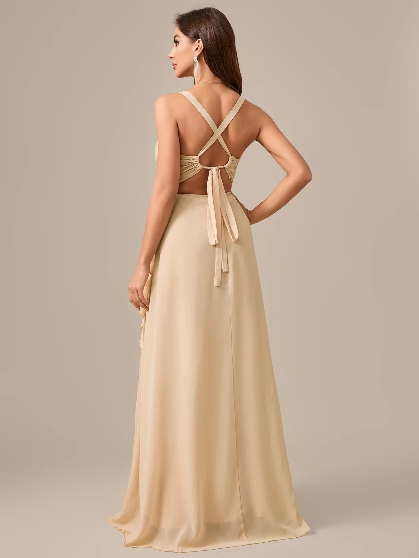 Vestido Bege Longo Fenda Alta Drapeada