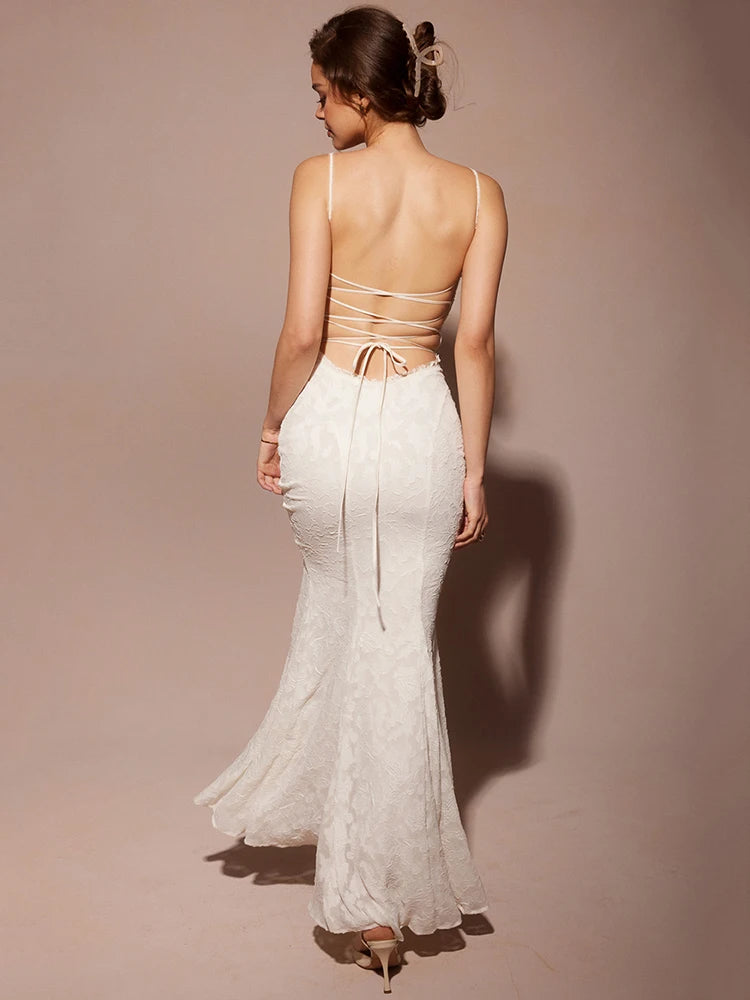 Vestido Longo Branco em Renda com Alças Finas