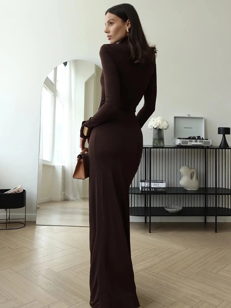 Vestido Longo Gola Alta com Fenda