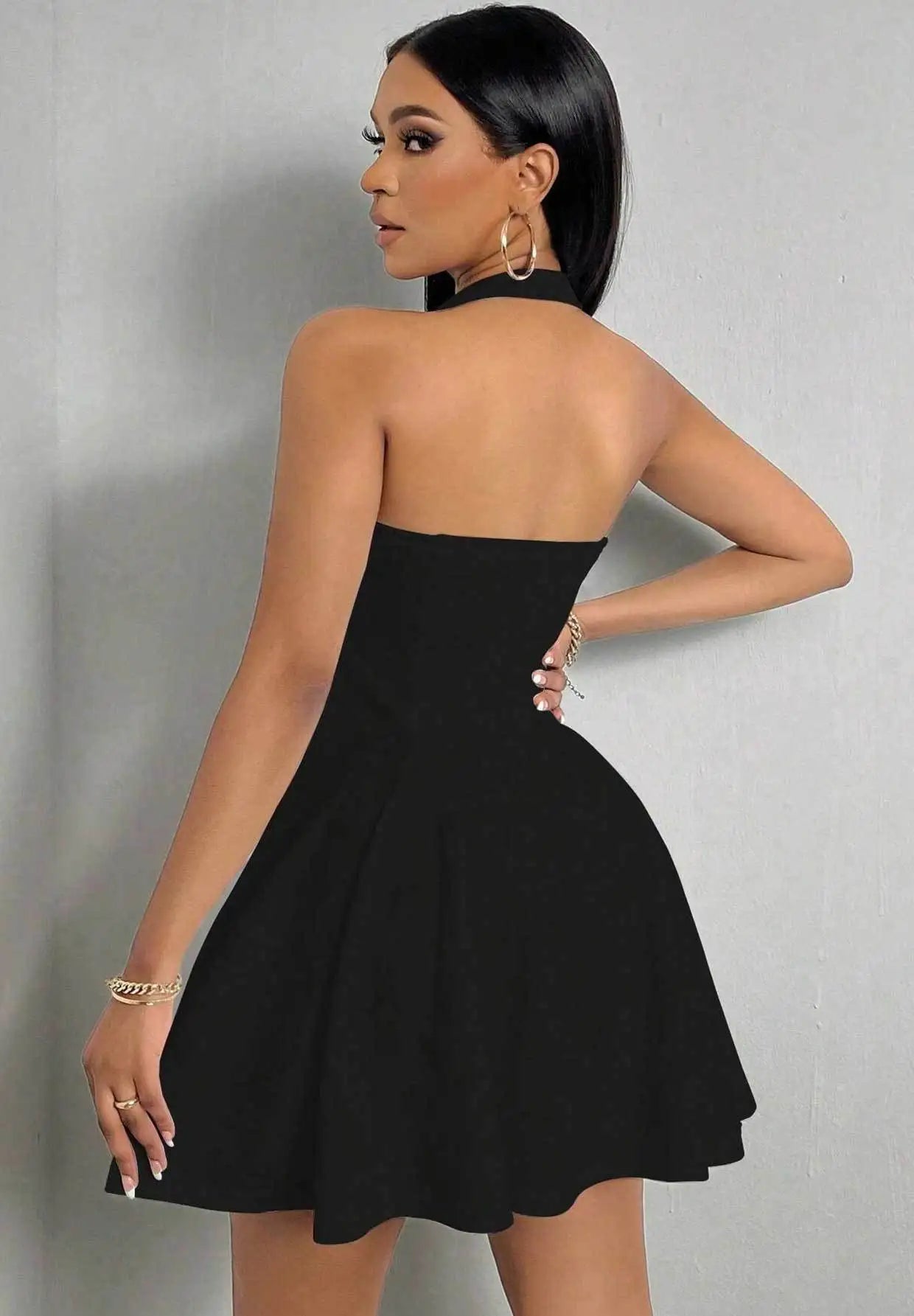 Vestido Preto Rodado Curto