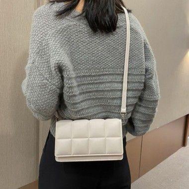 Bolsa Feminina Branca Tiracolo Pequena Barbara Couro