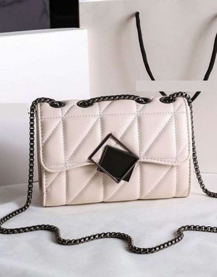 Bolsa Off White Feminina De Couro Mini Matelassê Flame