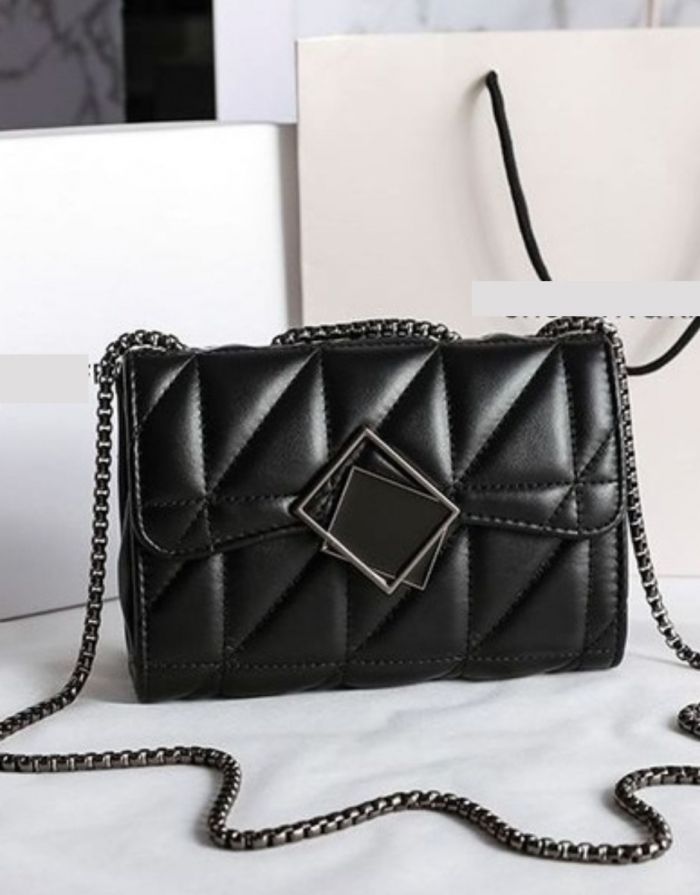 Bolsa Preta Feminina De Couro Mini Matelassê Flame