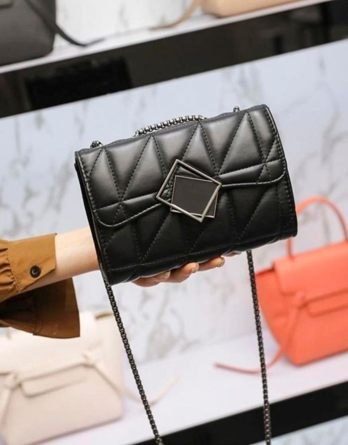 Bolsa Preta Feminina De Couro Mini Matelassê Flame