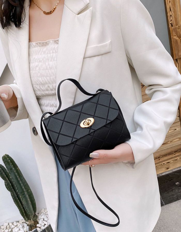 Bolsa Preta Feminina Pequena Luna Couro