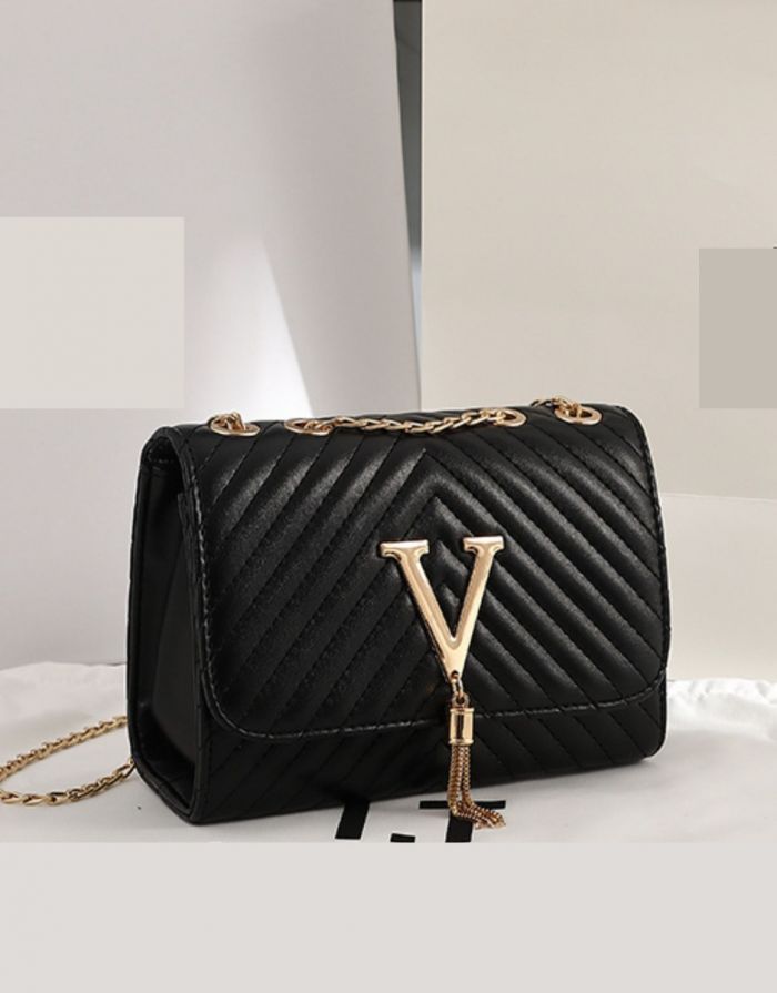 Bolsa Preta Feminina Pequena Tiracolo Matelassê