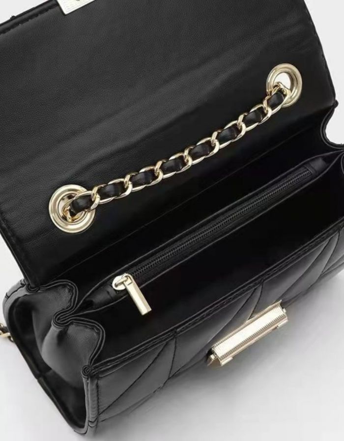 Bolsa Preta Feminina Treliça Pequena Tiracolo Matelassê