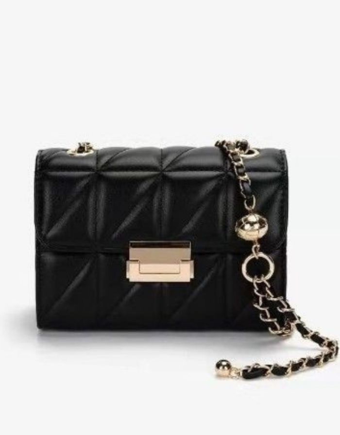 Bolsa Preta Feminina Treliça Pequena Tiracolo Matelassê