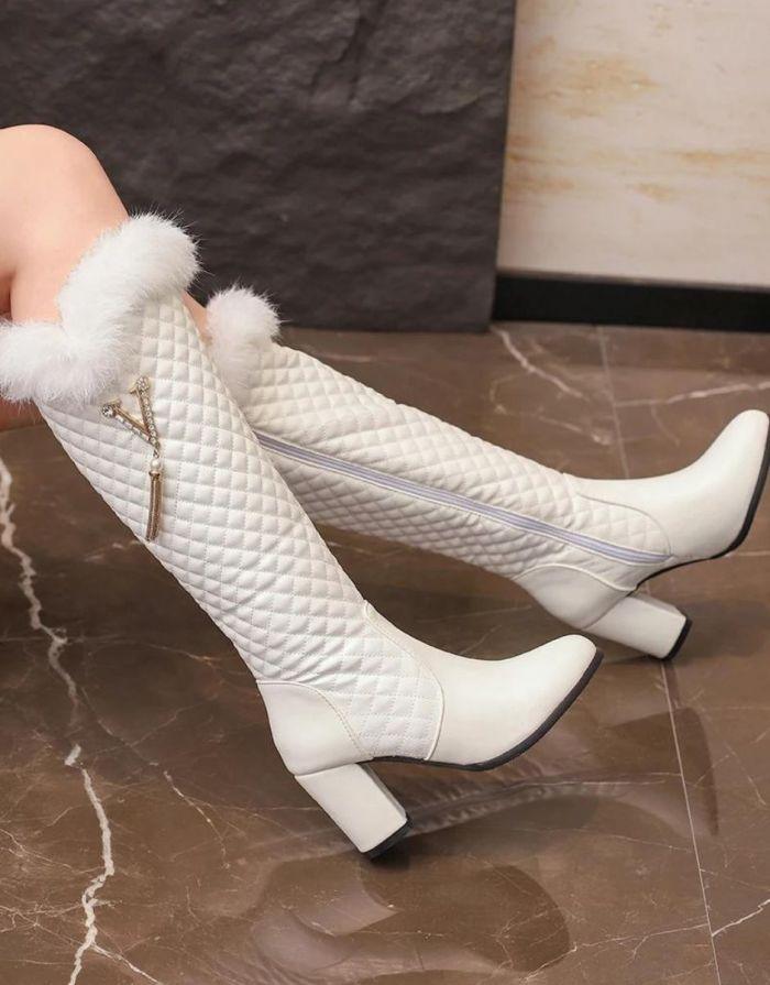 Bota Feminina Branca Cano Alto Pelúcia