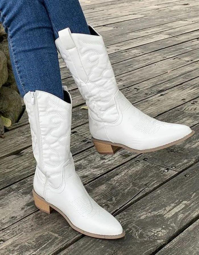 Bota Feminina Branca Western Cano Médio Com Recortes