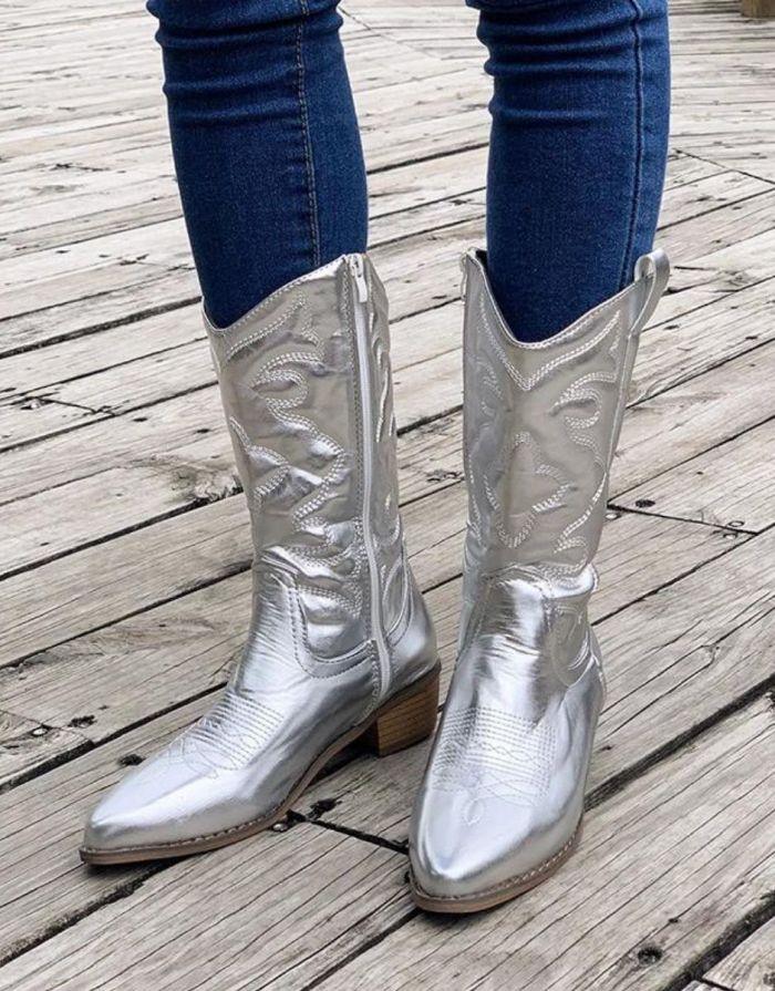 Bota Feminina Prata Western Cano Médio Com Recortes