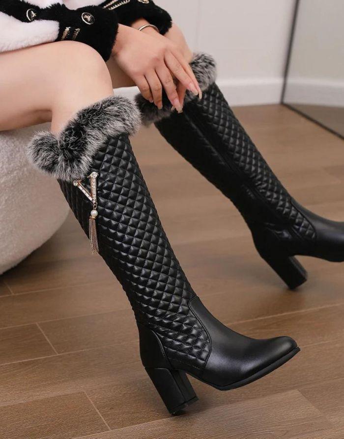 Bota Feminina Preta Cano Alto Pelúcia