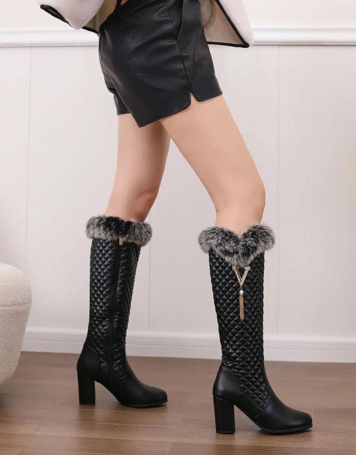 Bota Feminina Preta Cano Alto Pelúcia