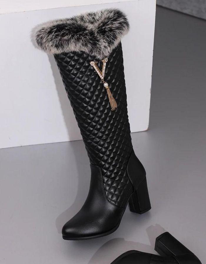 Bota Feminina Preta Cano Alto Pelúcia