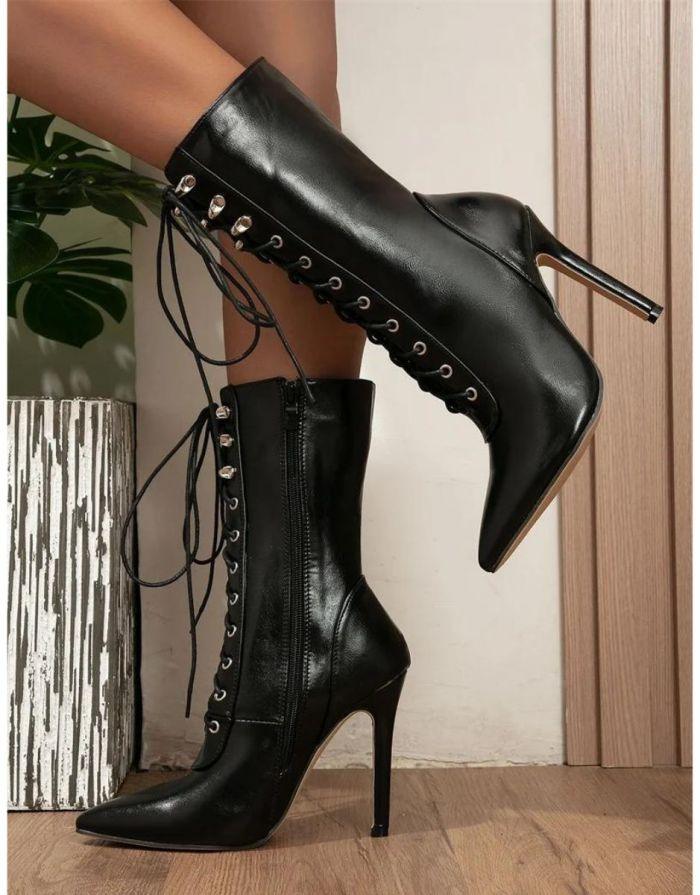 Bota Feminina Preta Em Couro Com Amarração