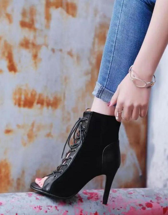 Bota Feminina Preta Open Boot Jazz