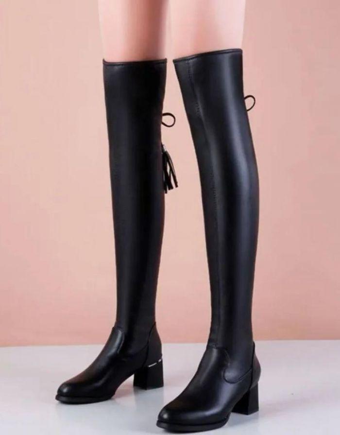 Bota Feminina Preta Over the knee Couro
