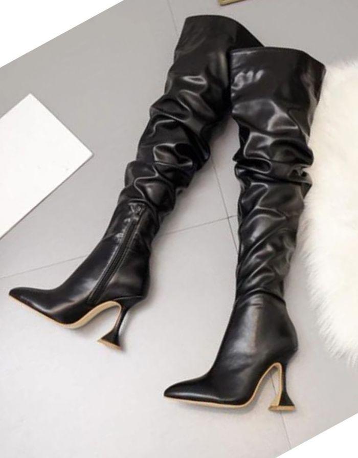 Bota Feminina Preta Salto Alto Design