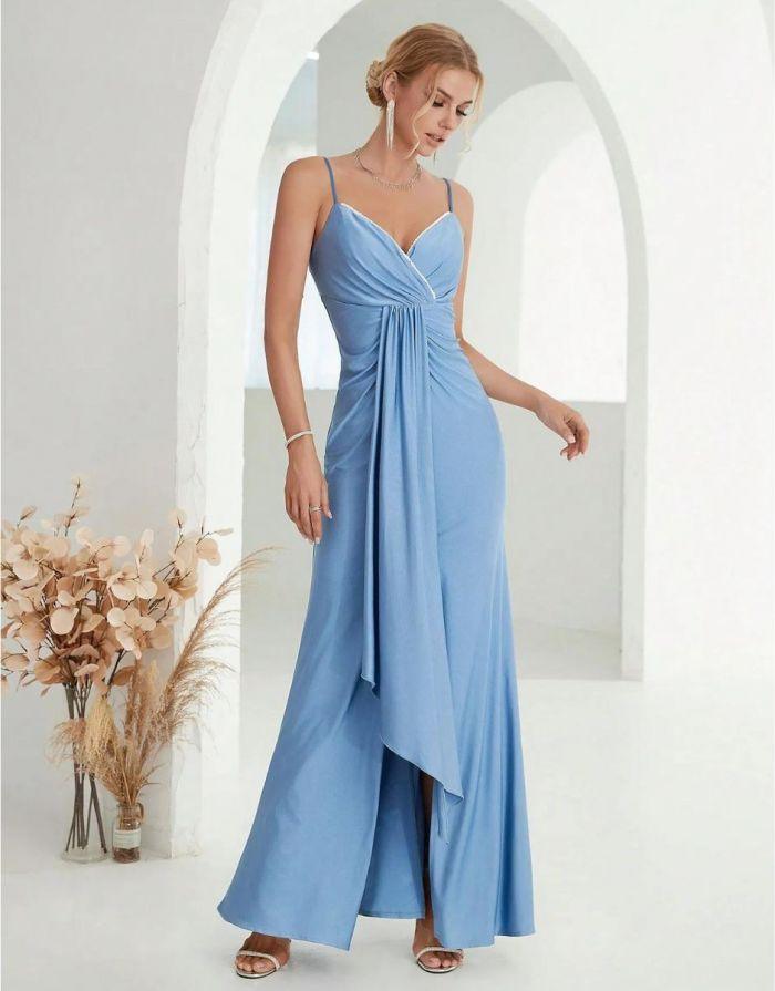 Vestido Azul Céu Longo Decote Design Fenda De Fita