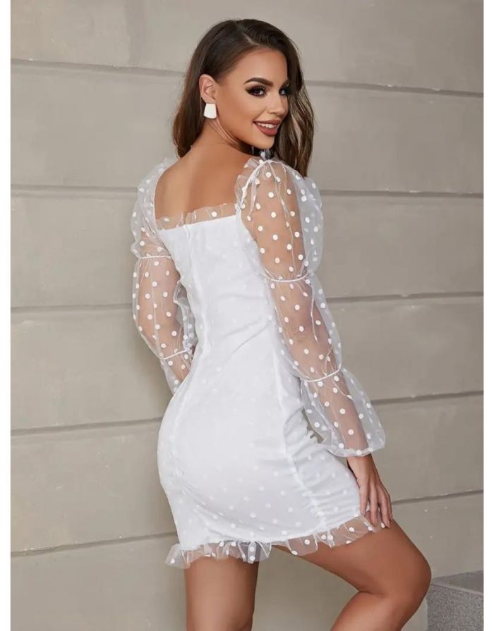 Vestido Branco Bolinhas Manga Longa Decote Quadrado