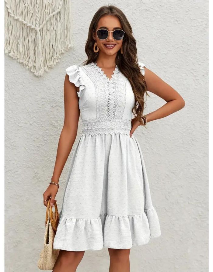 Vestido Branco de Bolinhas Suíças Babados