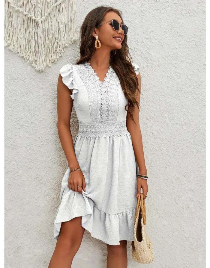 Vestido Branco de Bolinhas Suíças Babados