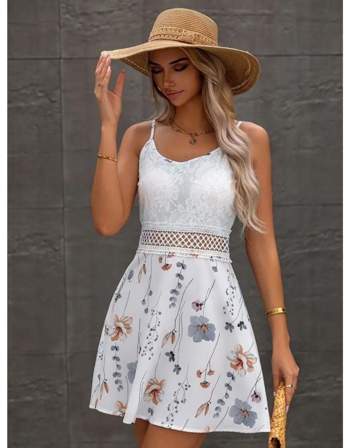 Vestido Branco Detalhes em Renda Estampa Floral