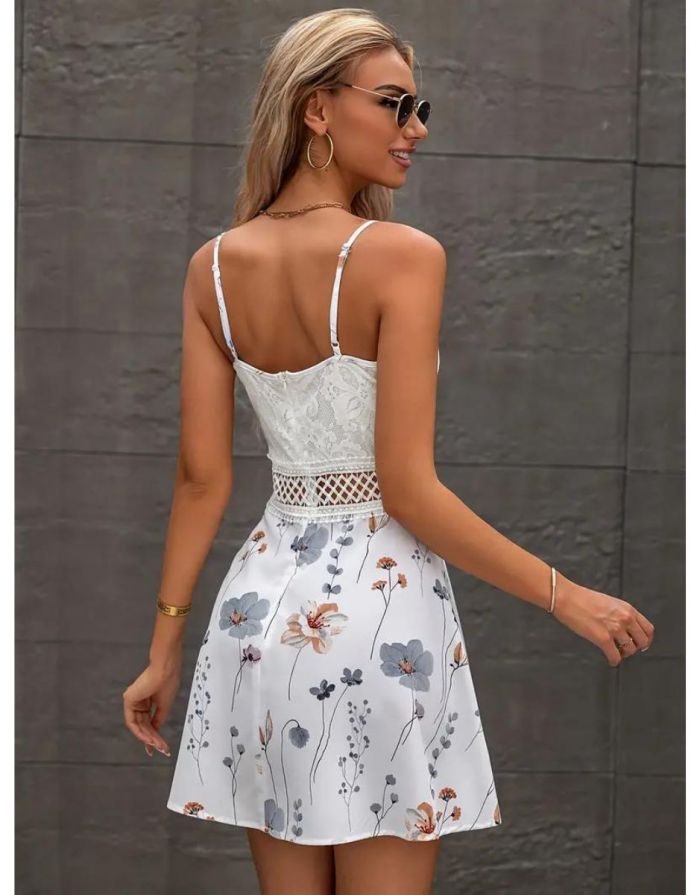Vestido Branco Detalhes em Renda Estampa Floral
