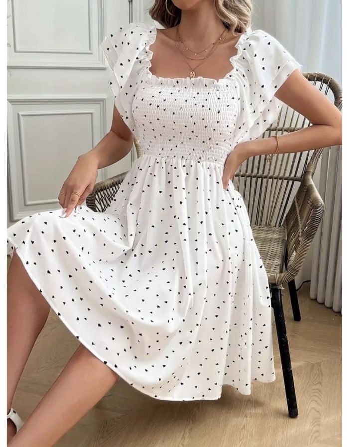 Vestido Branco Manga Borboleta Estampa de Coração