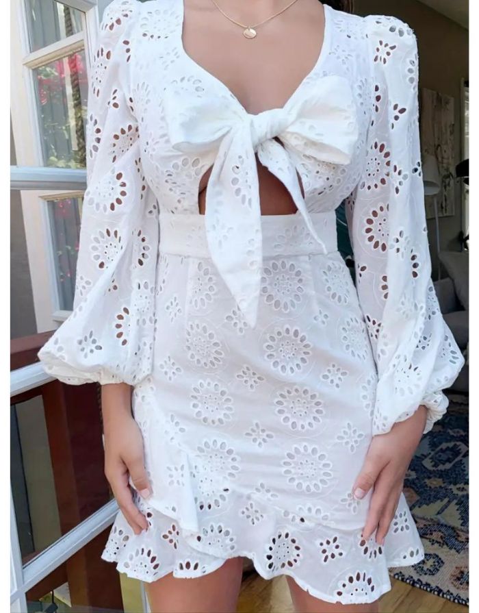 Vestido Branco Nó Vazado Frontal