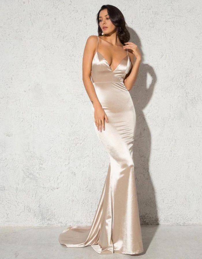 Vestido Dourado Longo Costas Aberta Mermaid