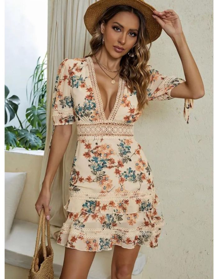 Vestido Estampado Floral com Decote em V Manga Curta